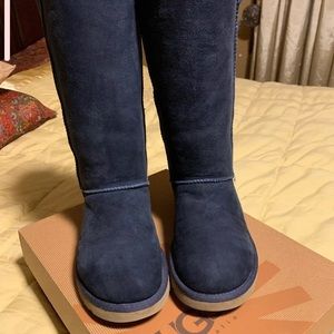 Ugg boot blue size 7